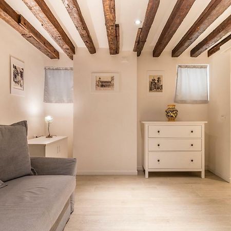 Ramo Delle Moschette Apartment Venesia Bagian luar foto