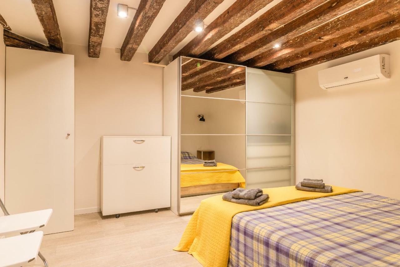 Ramo Delle Moschette Apartment Venesia Bagian luar foto